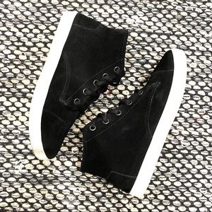 TOMS suede paseo high tops size 5.5